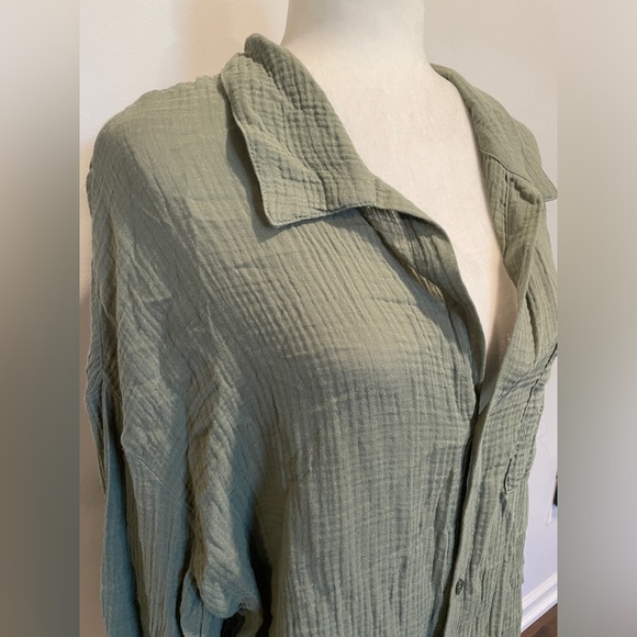 Kona Sol Oversized Gauze Button Down - Picture 2 of 5